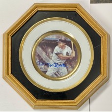 Item #0550 Mickey Mantle Signed Limited Edition Collectible Plate – Beckett LOA